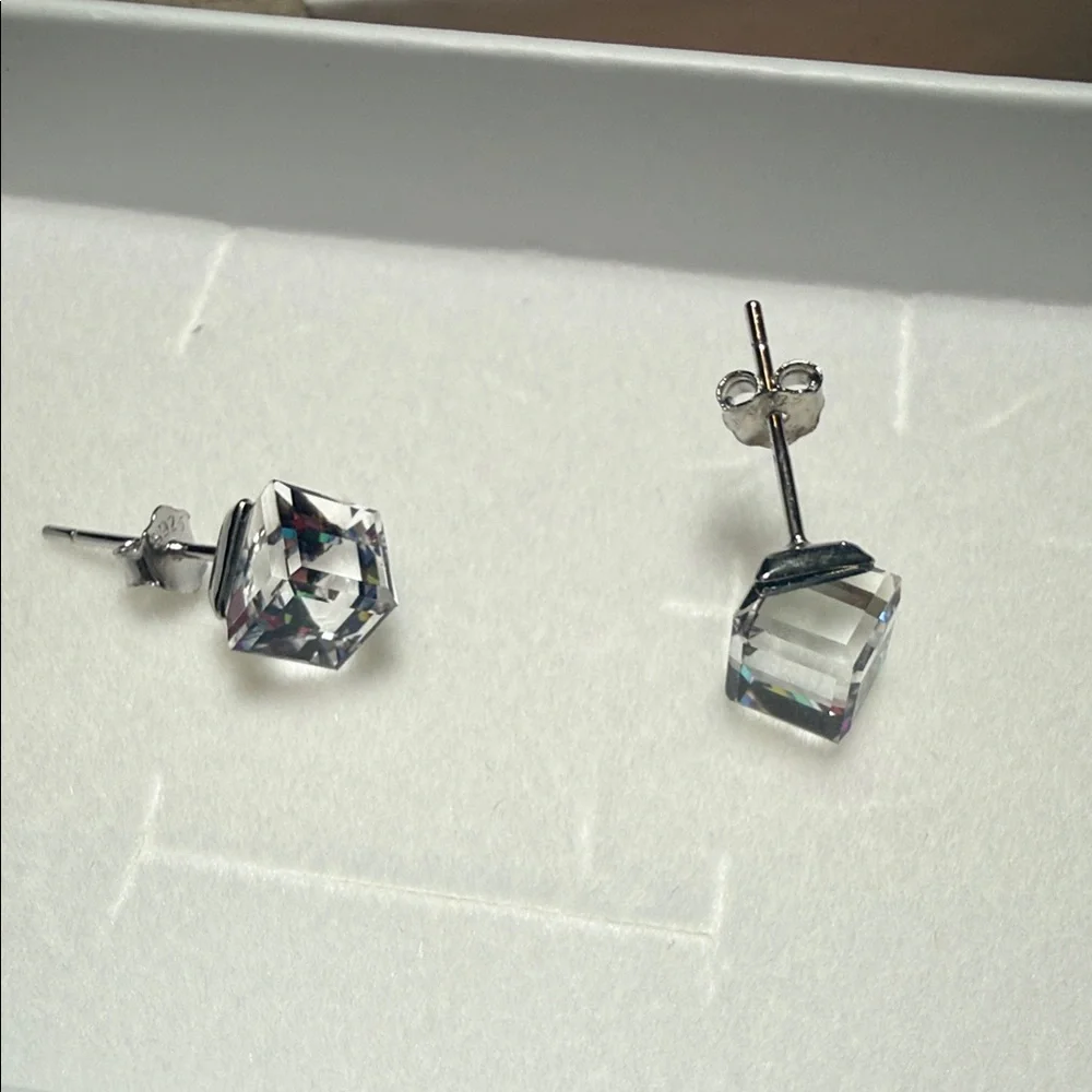 Elegant Multicolor 925 Silver Crystal Stud Earrings - Picture 11 of 16